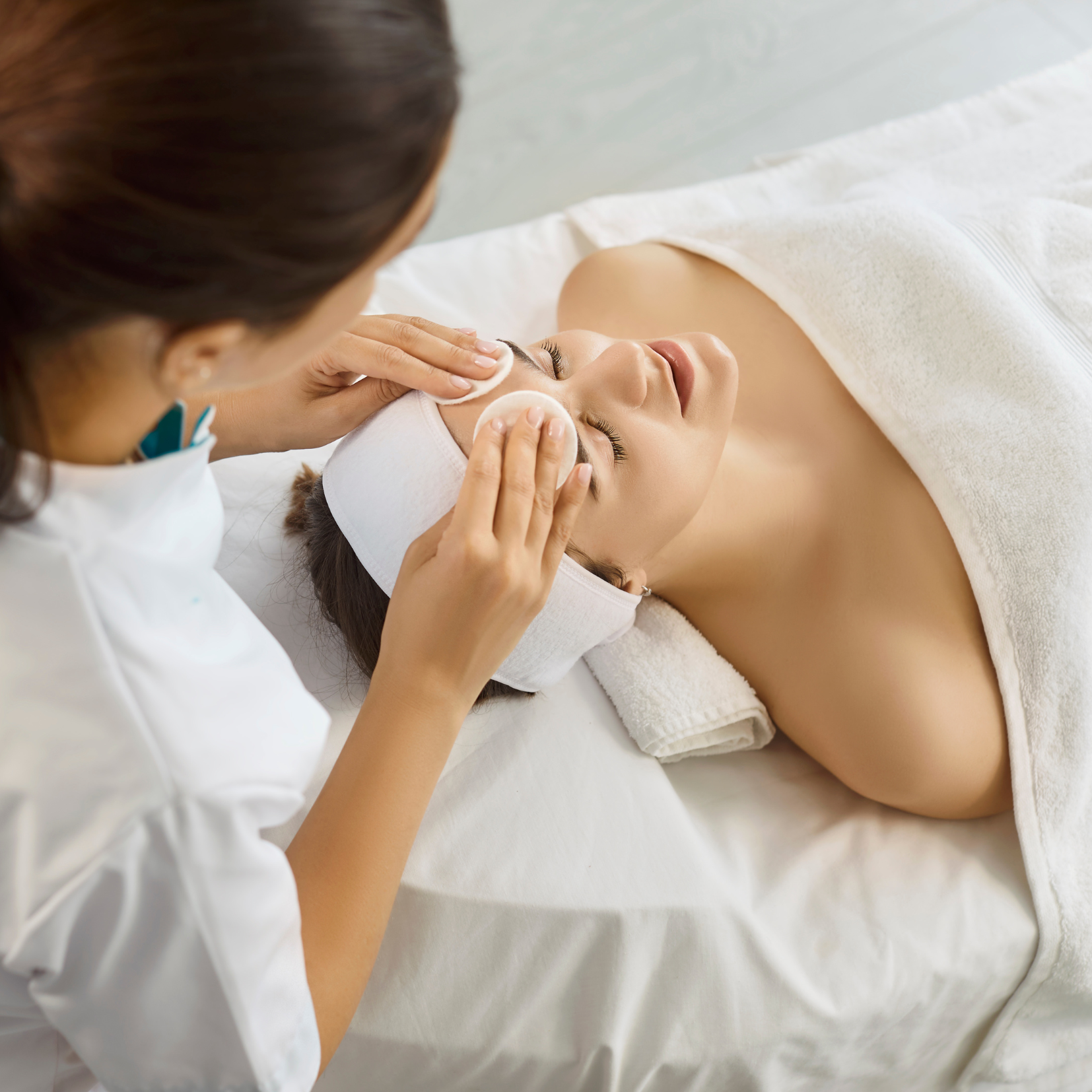 Limpieza Facial — Clínica NÜM
